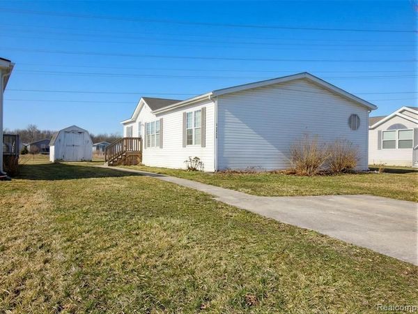 39200 Harbor, Huron Twp, MI 48164