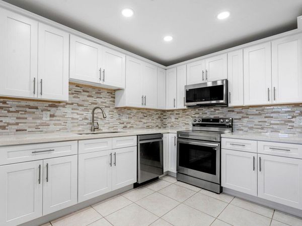 1740 NW 19th Terrace, Unit 204, Delray Beach, FL 33445