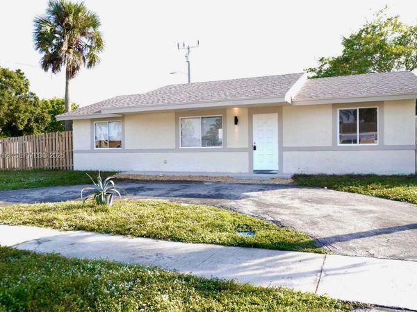 7800 SW 8th Ct, North Lauderdale, FL 33068