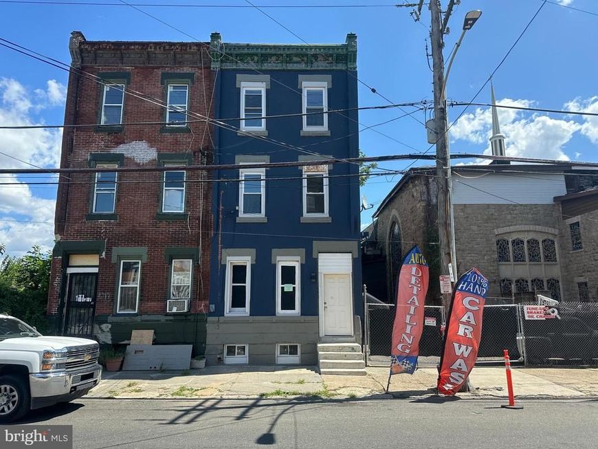 2715 N 12th Street, Philadelphia, PA 19133 Main Photo