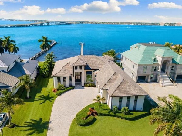 12484 Riverside DR, FORT MYERS, FL 33919