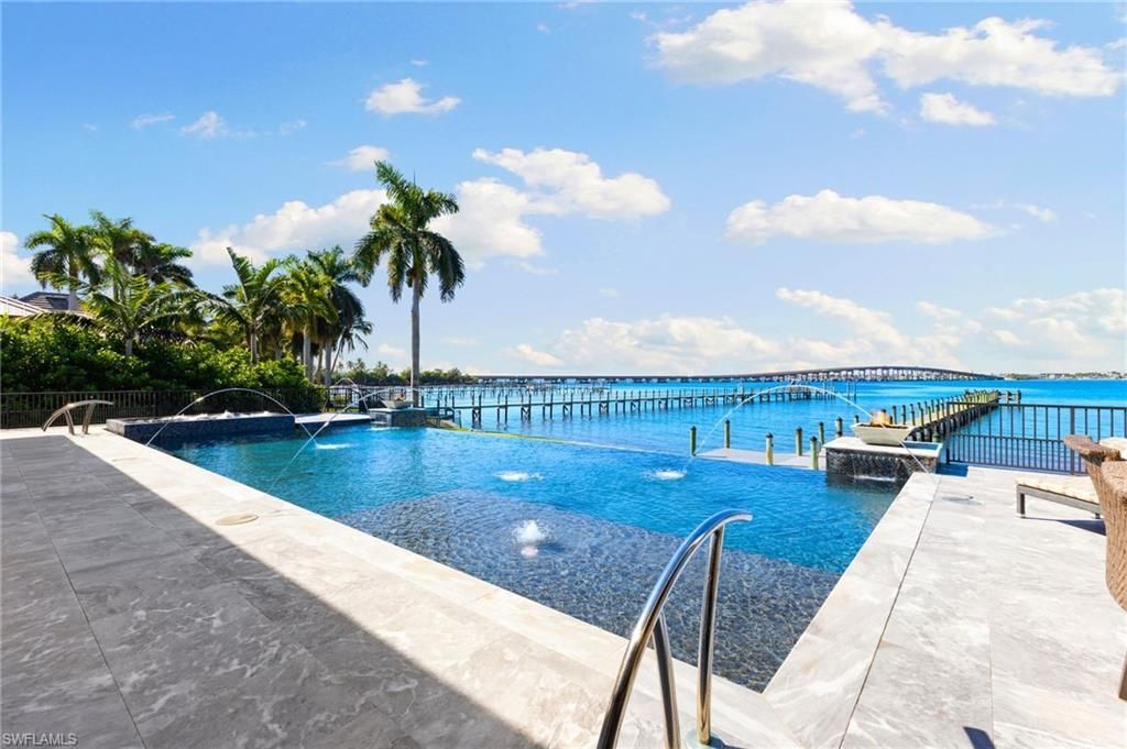 12484 Riverside Dr, Fort Myers, FL 33919 Photo