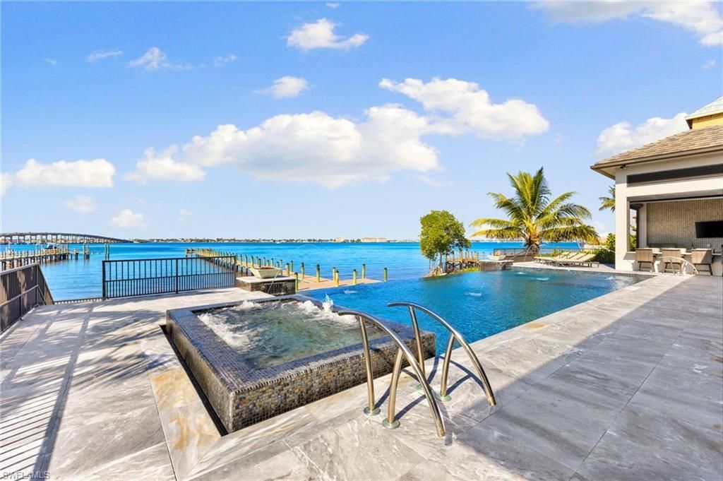 12484 Riverside Dr, Fort Myers, FL 33919 Photo