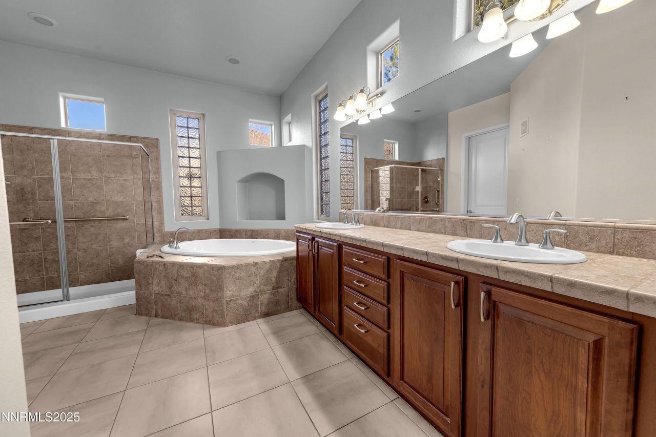 9900 Wilbur May Parkway, Unit APT 1802, Reno, NV 89521 Photo