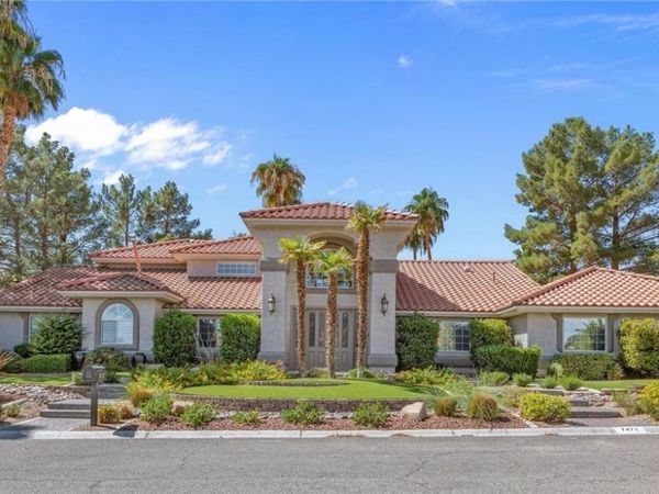 7471 Darby Avenue, Las Vegas, NV 89117
