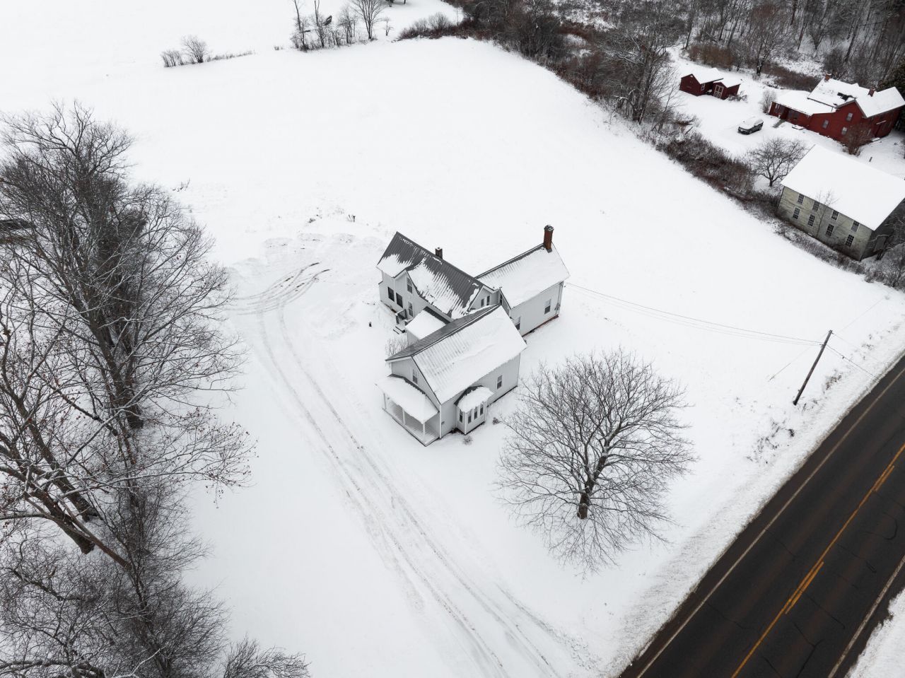 881 Western Avenue, Hampden, ME 04444 Main Photo