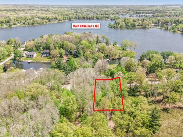 8209 West Royal Rd, Canadian Lakes, MI 49346