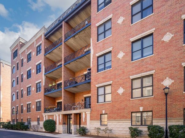 2801 N Oakley Avenue, Unit 202, Chicago, IL 60618