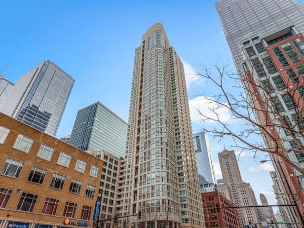 345 N La Salle Drive, Unit 509, Chicago, IL 60654