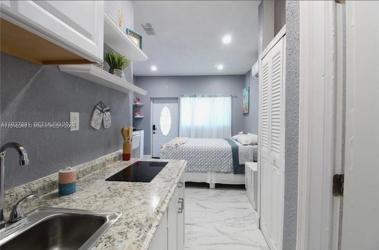 1915 Mayo St, Hollywood, FL 33020 Photo