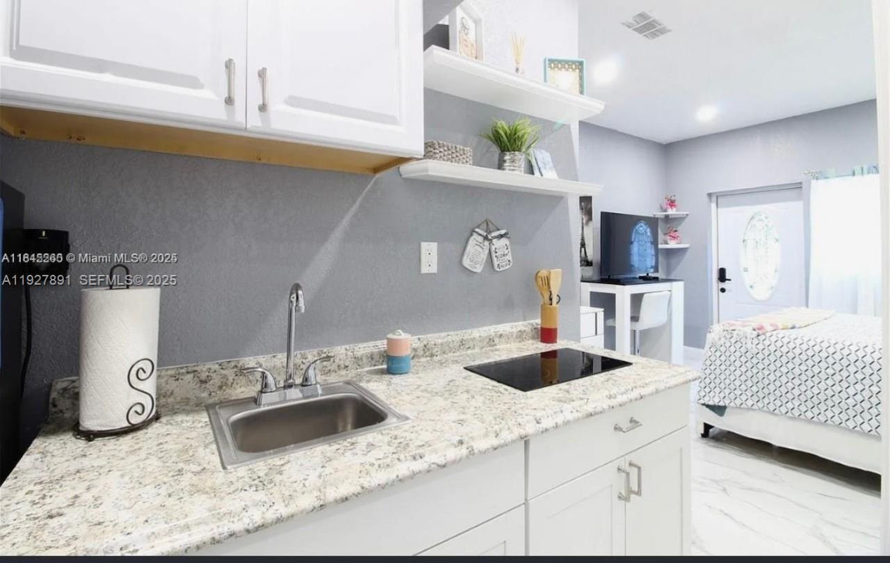 1915 Mayo St, Hollywood, FL 33020 Photo