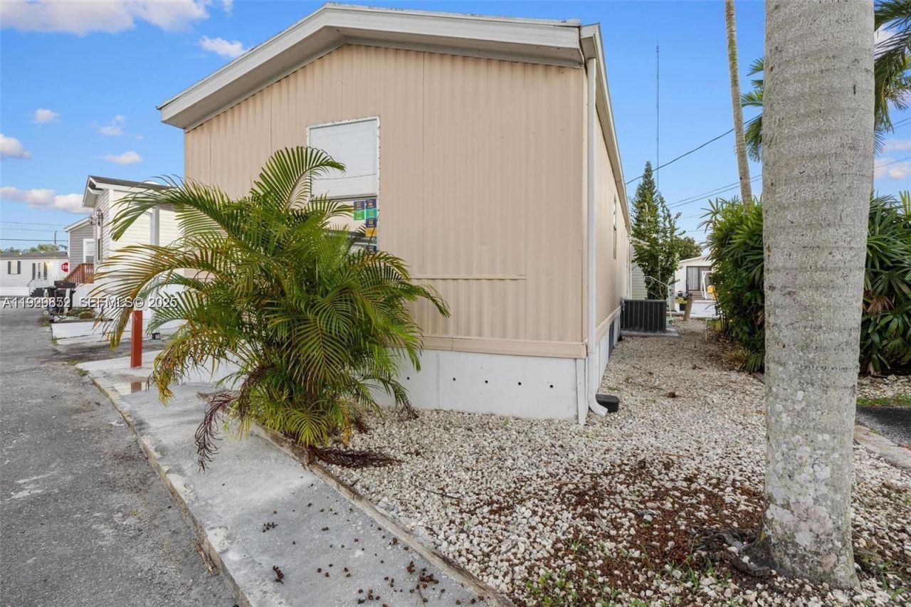 17350 SW 232nd St Lot 29, Miami, FL 33170 Photo