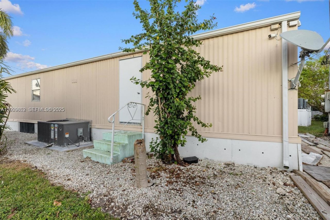 17350 SW 232nd St Lot 29, Miami, FL 33170 Photo