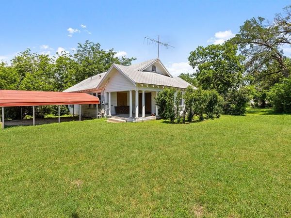 801 N Harrison Street, West, TX 76691