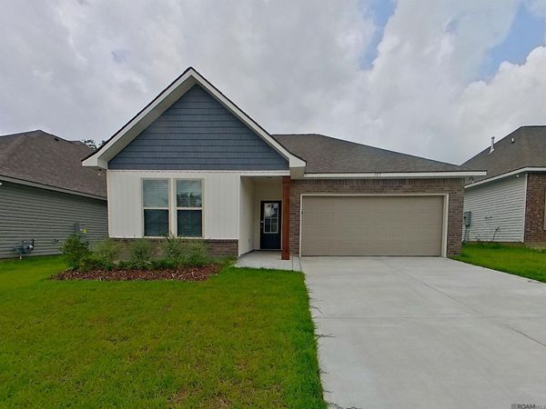 107 Teddy Ln, Lafayette, LA 70507