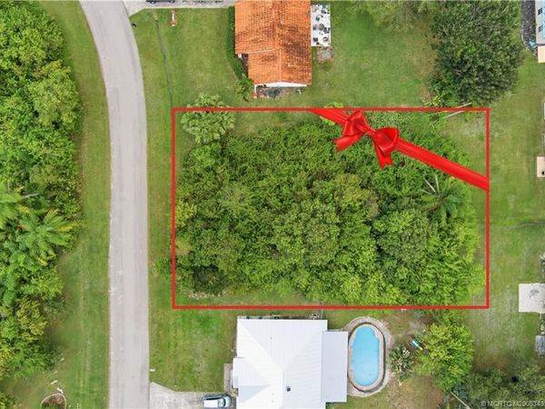 2762 SE Worrell Avenue, Port St Lucie, FL 34952