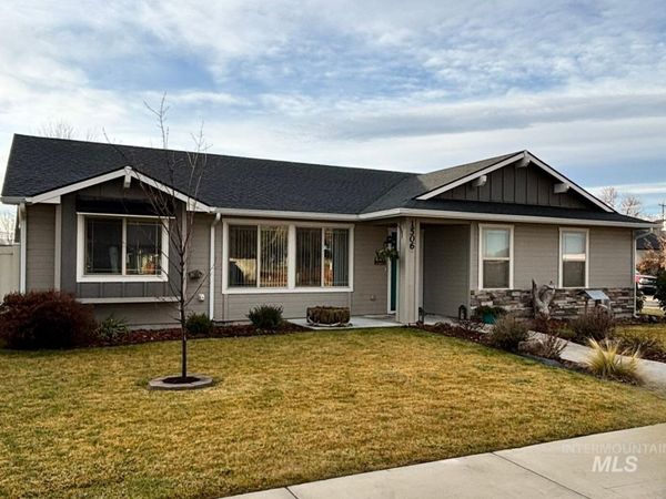 1506 Cottonwood Dr, Fruitland, ID 83619