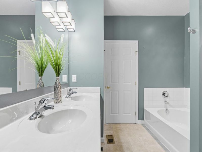 3240 Belstead Drive, Grove City, OH 43123 Photo 27