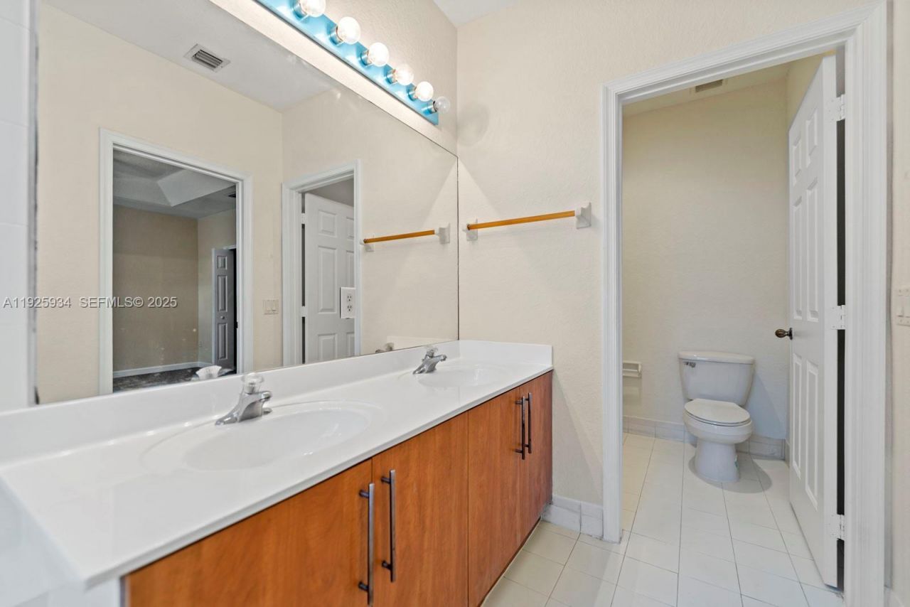 2512 SE 15th Ct, Homestead, FL 33035 Photo