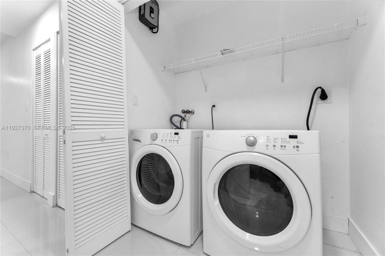 1541 NW 1st Ct, Miami, FL 33136 Photo