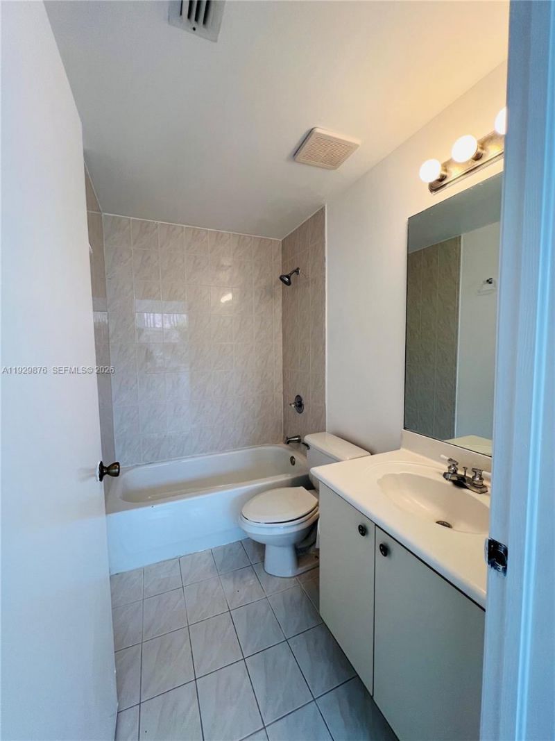 6202 NW 116th Pl, Unit 444, Doral, FL 33178 Photo