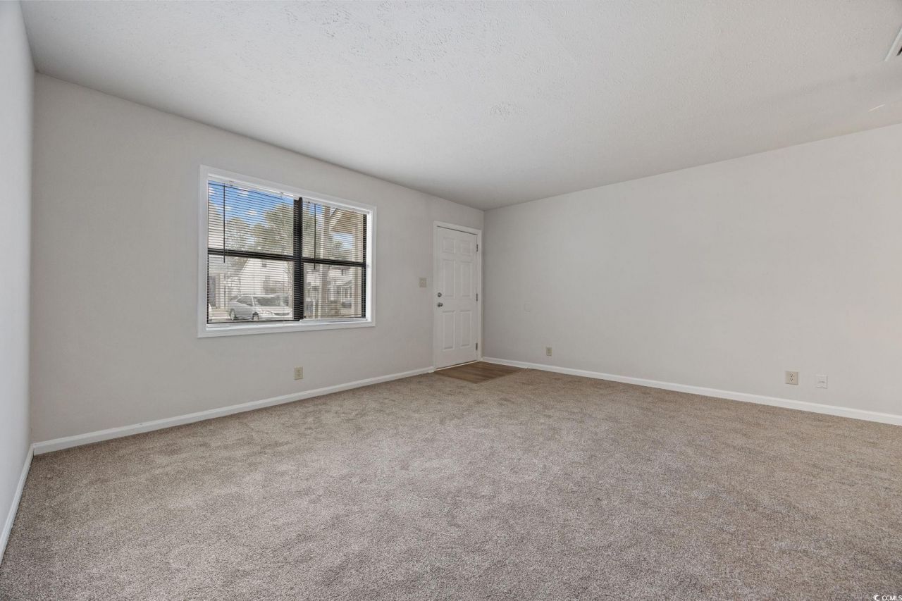 209 Cedar St. Photo 5