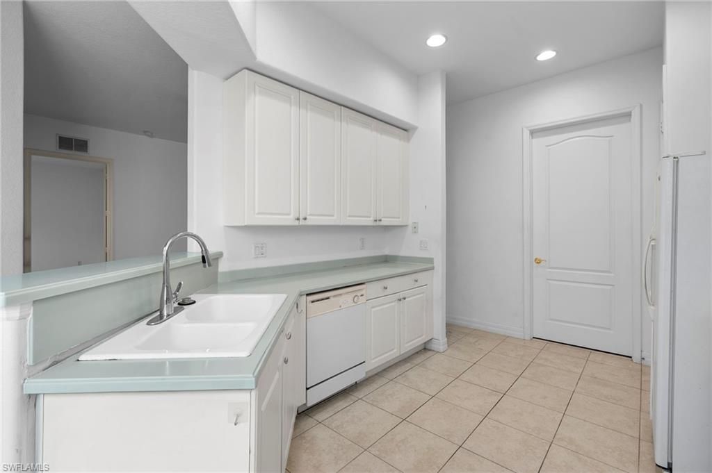 6010 Jonathans Bay Cir, Unit 102, Fort Myers, FL 33908 Photo