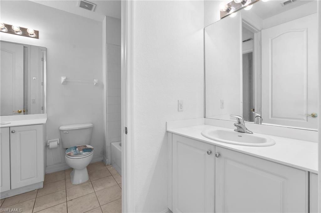 6010 Jonathans Bay Cir, Unit 102, Fort Myers, FL 33908 Photo
