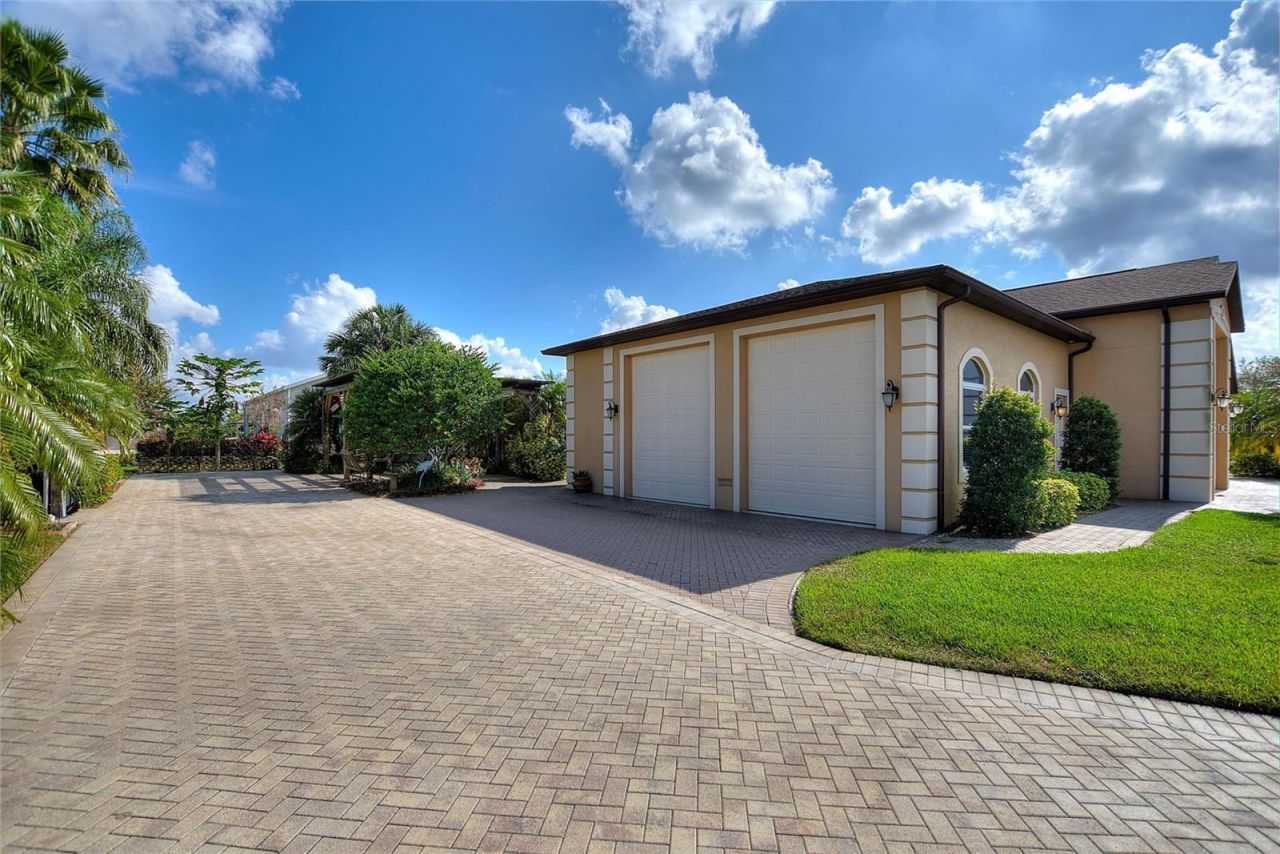 421 Travelers Drive, Polk City, FL 33868 Photo