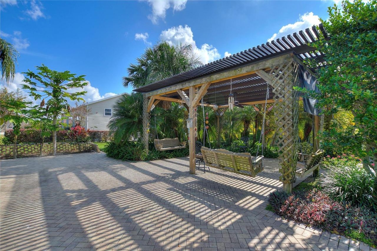 421 Travelers Drive, Polk City, FL 33868 Photo