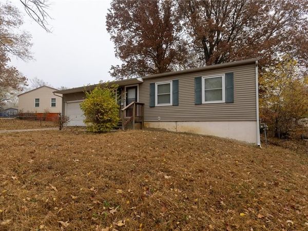 9219 Lewis Avenue, Kansas City, MO 64138