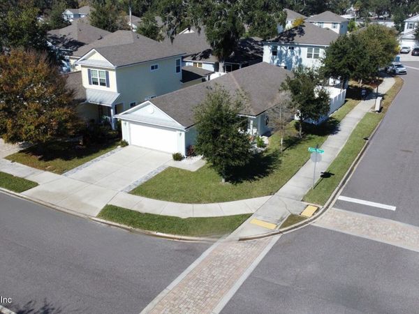 2135 FAIRWAY VILLAS Drive, Jacksonville, FL 32233