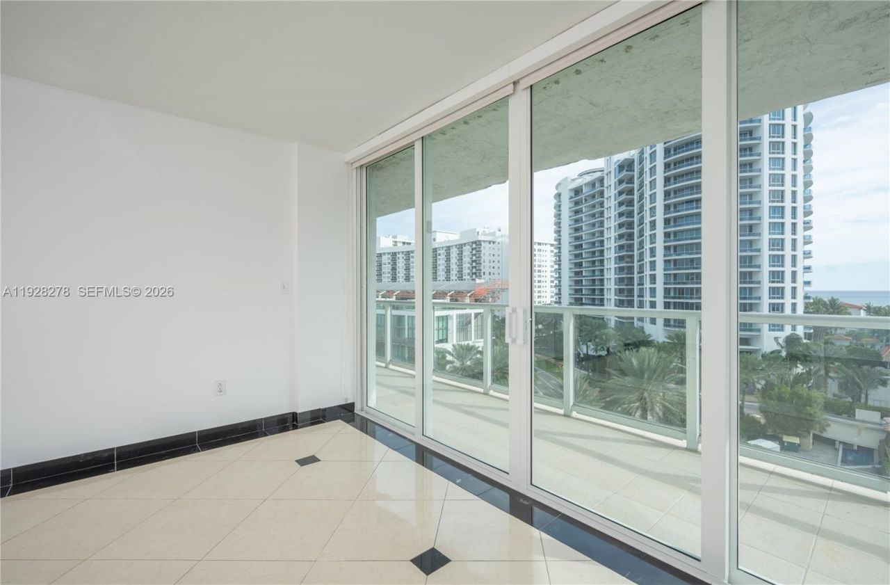 5900 Collins Ave, Unit 906, Miami Beach, FL 33140 Photo