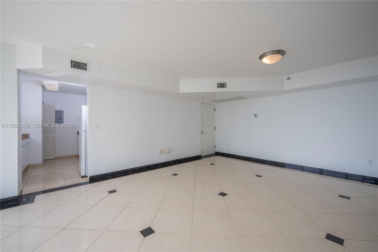 5900 Collins Ave, Unit 906, Miami Beach, FL 33140 Photo