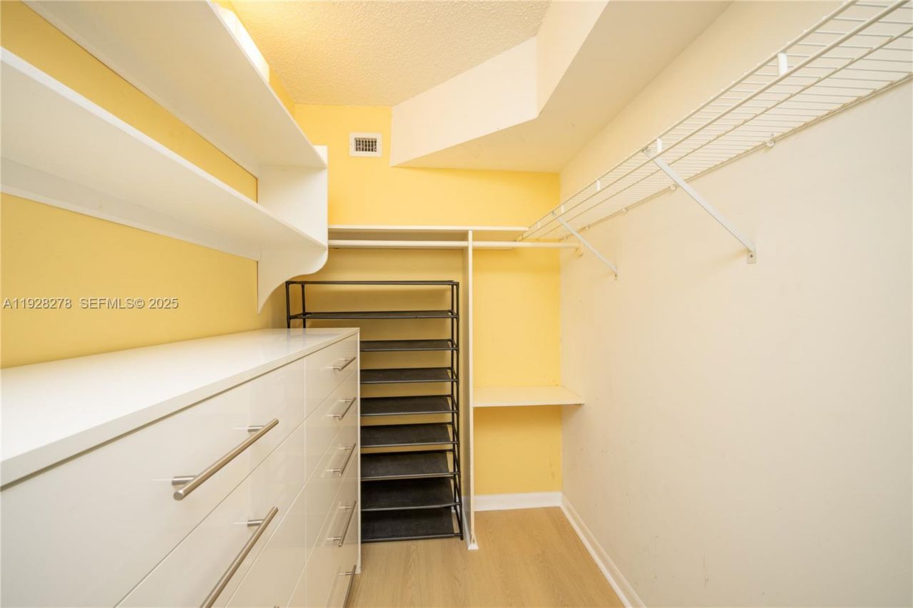 5900 Collins Ave, Unit 906, Miami Beach, FL 33140 Photo