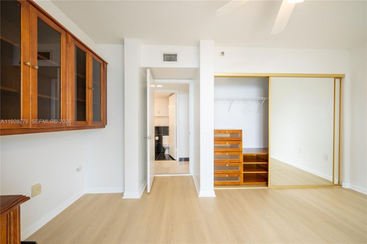 5900 Collins Ave, Unit 906, Miami Beach, FL 33140 Photo