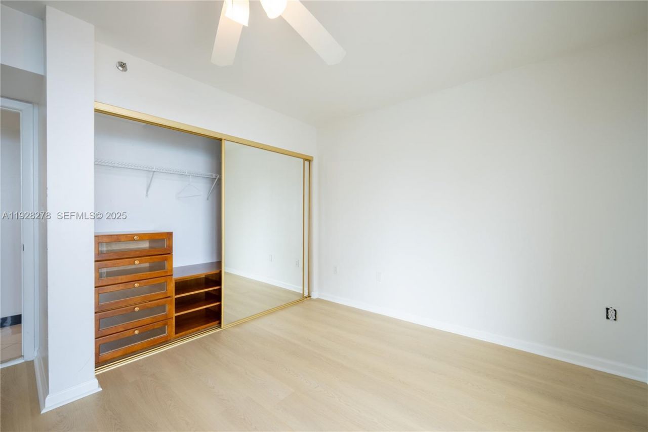 5900 Collins Ave, Unit 906, Miami Beach, FL 33140 Photo