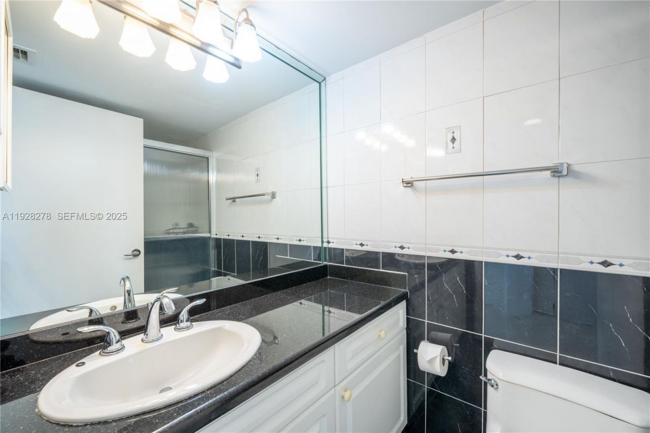 5900 Collins Ave, Unit 906, Miami Beach, FL 33140 Photo