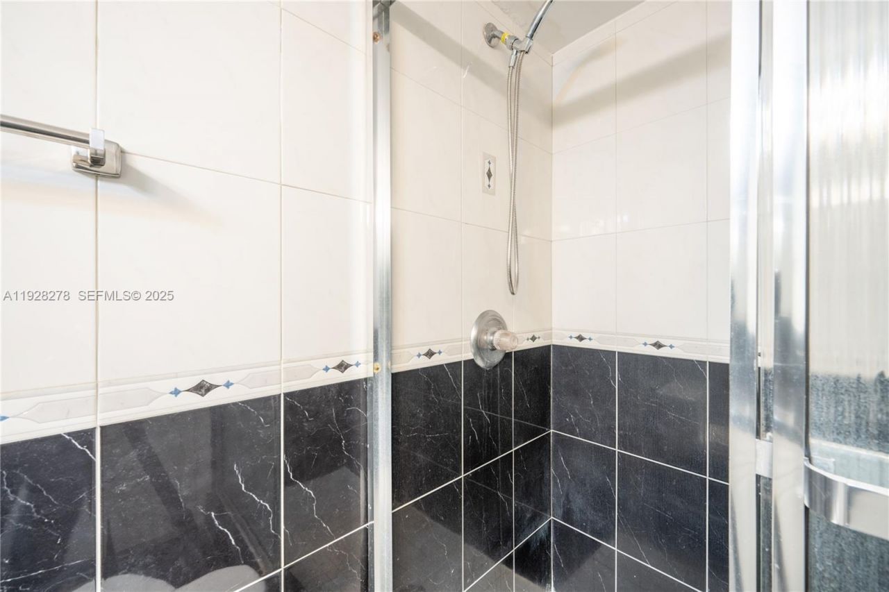 5900 Collins Ave, Unit 906, Miami Beach, FL 33140 Photo