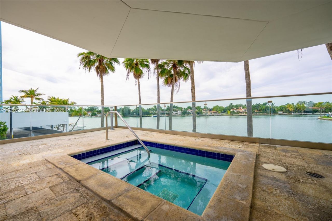 5900 Collins Ave, Unit 906, Miami Beach, FL 33140 Photo