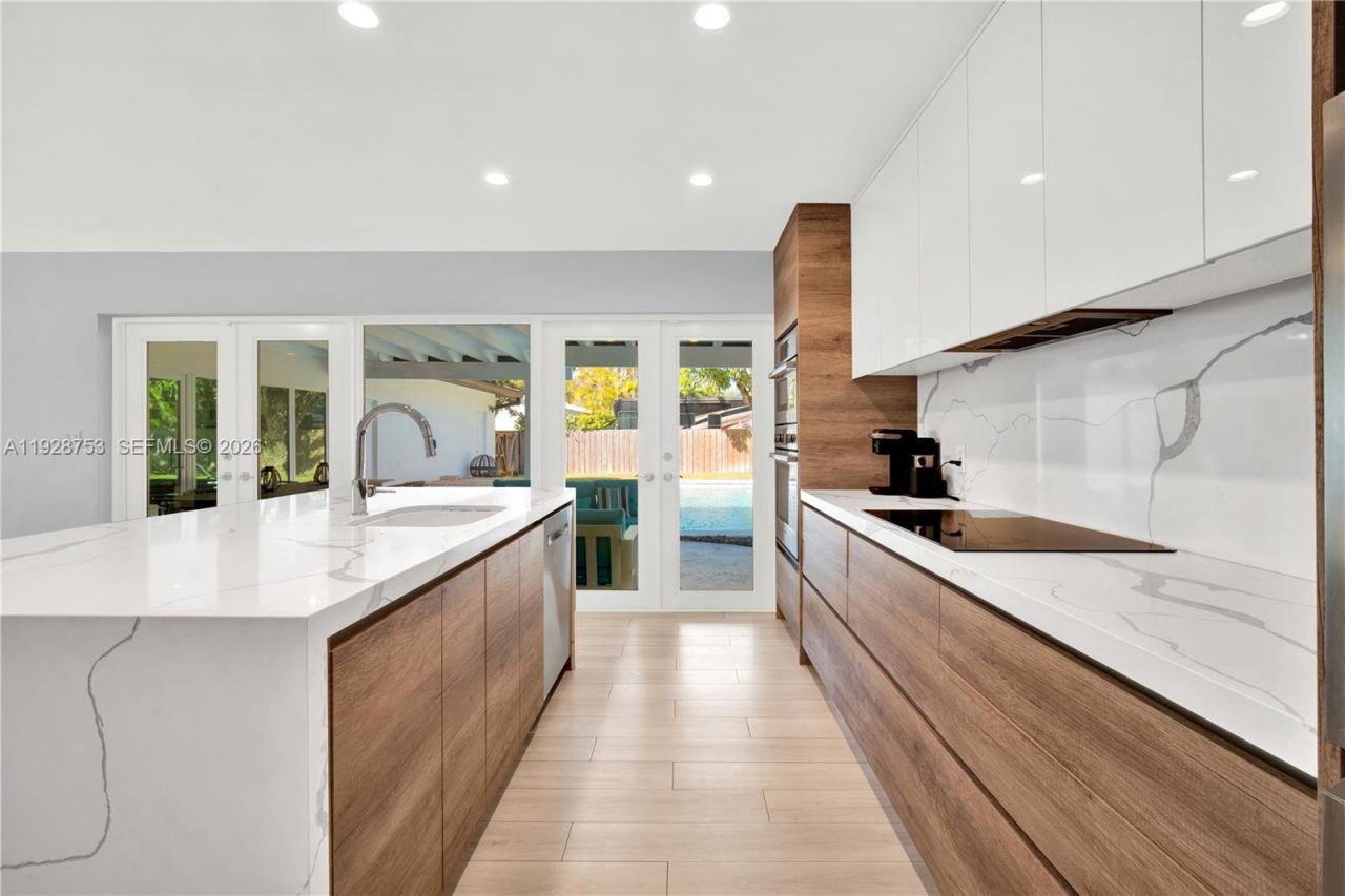 8265 SW 149th Dr, Palmetto Bay, FL 33158 Photo