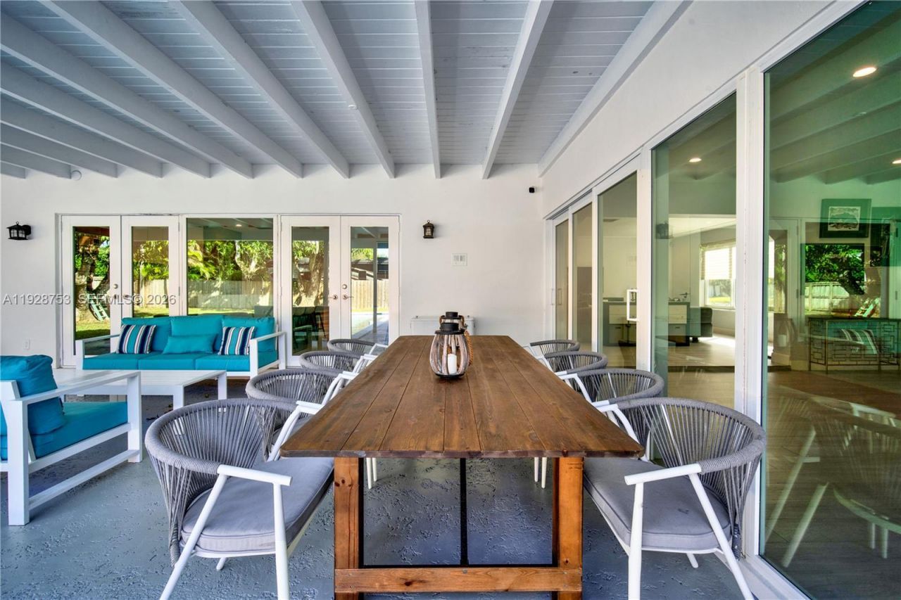 8265 SW 149th Dr, Palmetto Bay, FL 33158 Photo