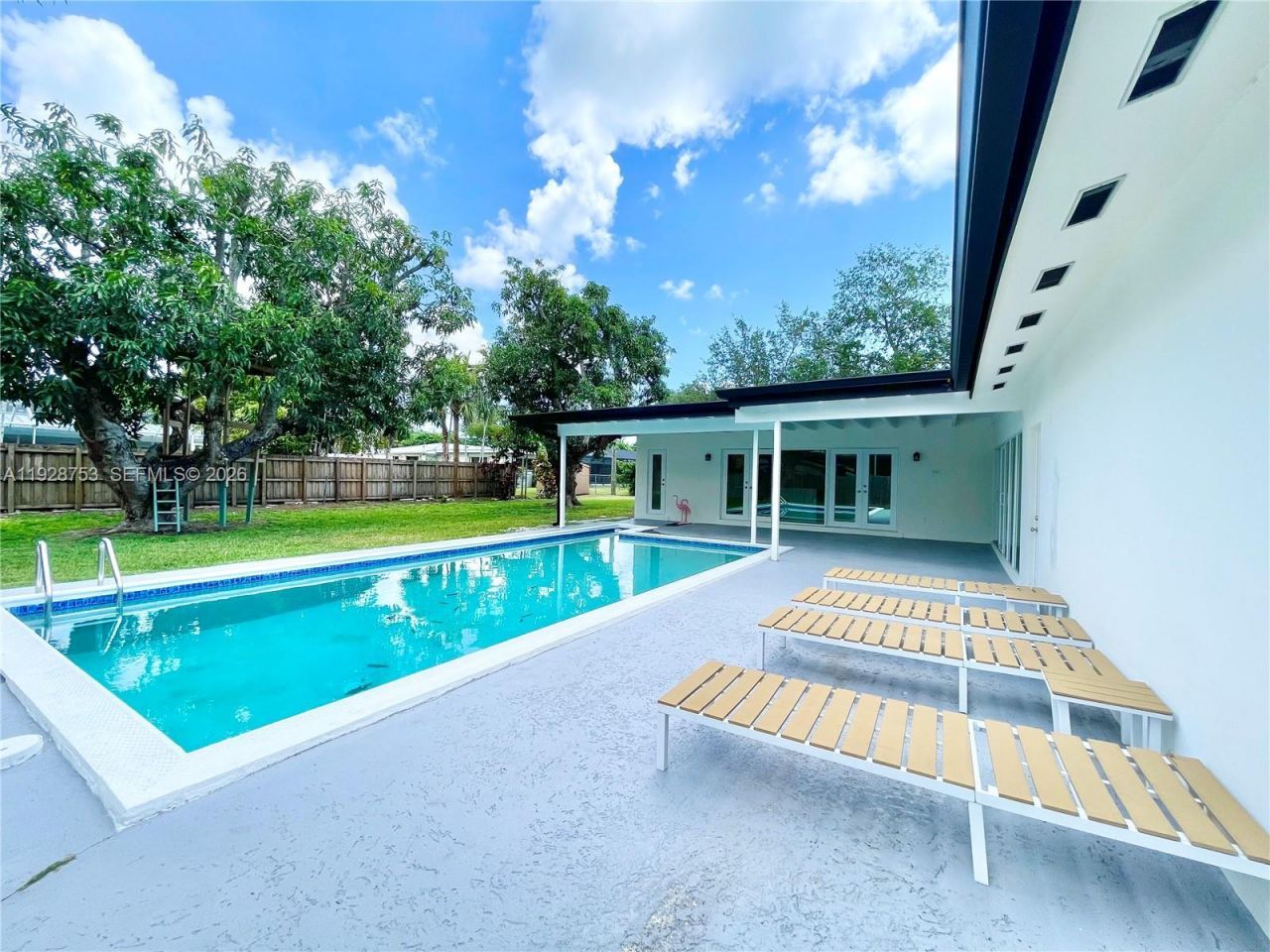 8265 SW 149th Dr, Palmetto Bay, FL 33158 Photo