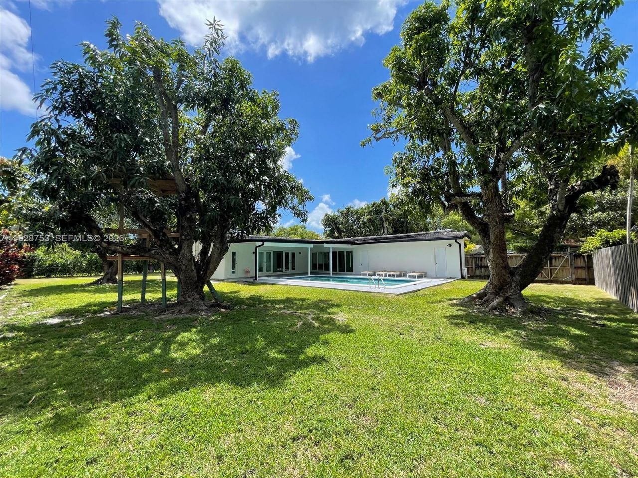 8265 SW 149th Dr, Palmetto Bay, FL 33158 Photo