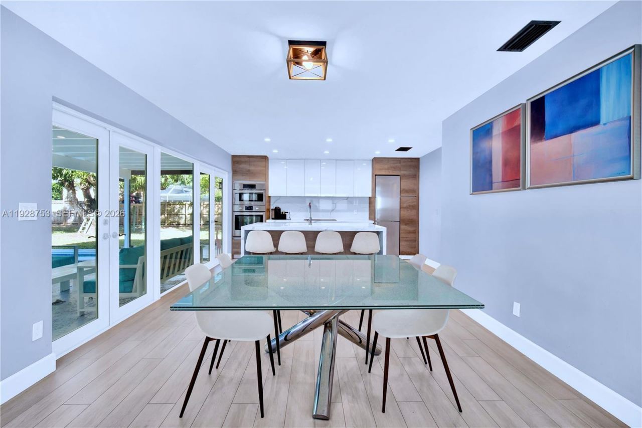 8265 SW 149th Dr, Palmetto Bay, FL 33158 Photo