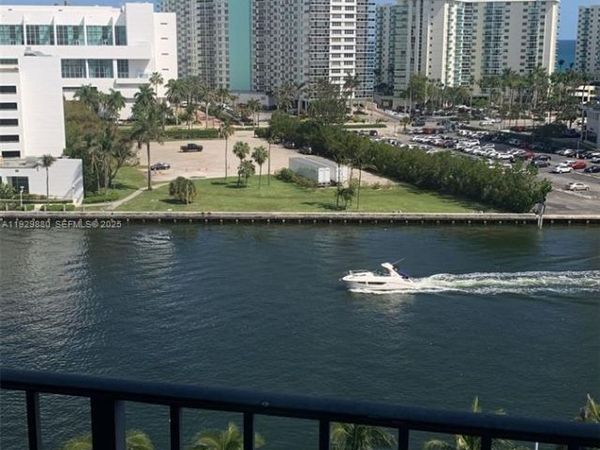 200 Leslie Dr, Unit 1106, Hallandale Beach, FL 33009