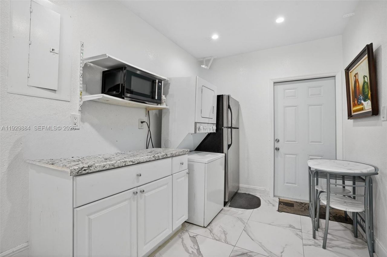 13966 SW 13th St, Miami, FL 33184 Photo