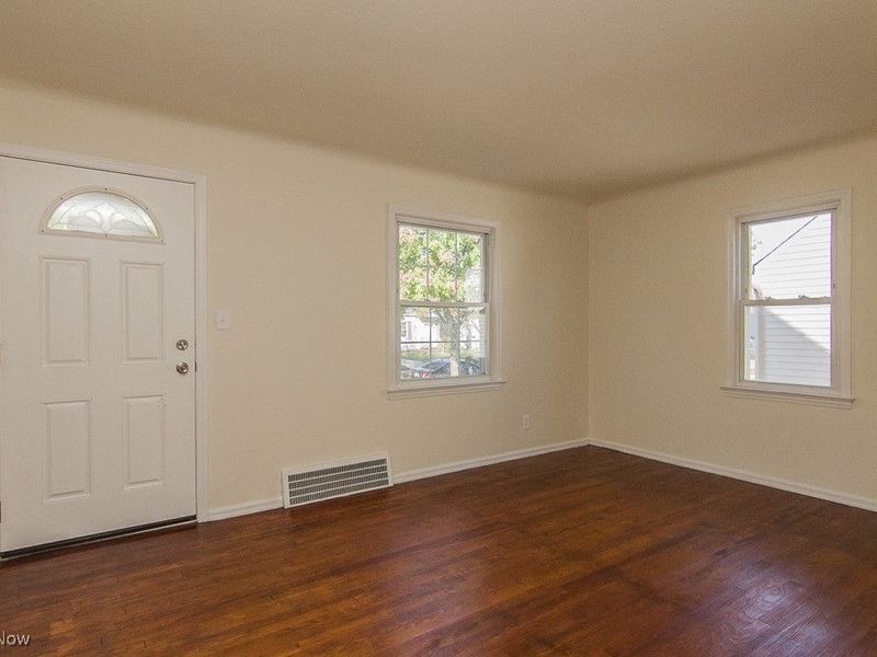 15312 Benhoff Drive, Maple Heights, OH 44137 Photo 3