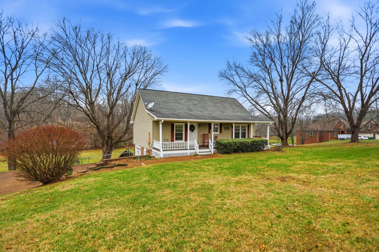 104 Brookview Dr, White House, TN 37188 Main Photo