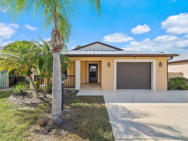 3 S Granada Lane, Port Saint Lucie, FL 34952